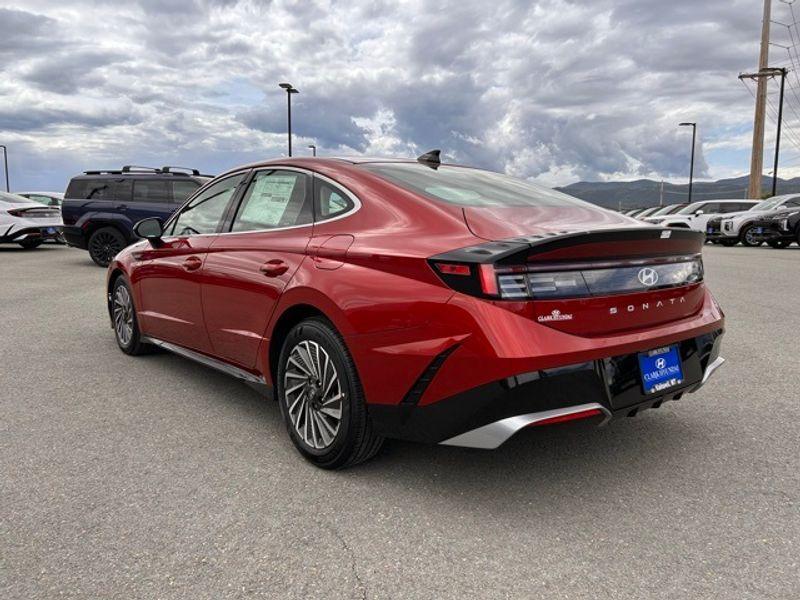 new 2025 Hyundai Sonata Hybrid car, priced at $32,728