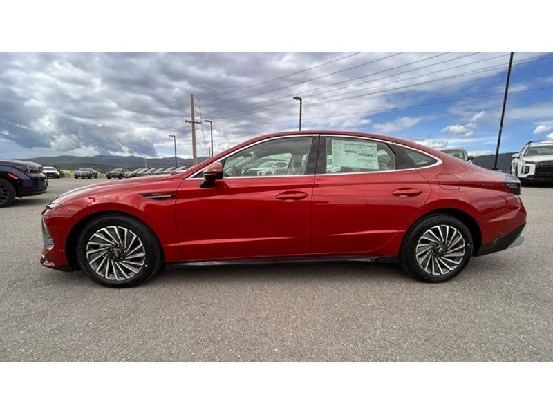 new 2025 Hyundai Sonata Hybrid car, priced at $32,728