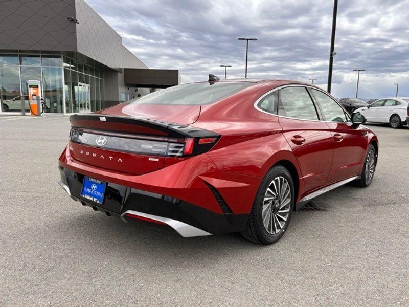 new 2025 Hyundai Sonata Hybrid car, priced at $32,728