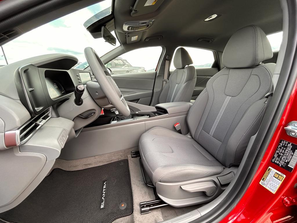 new 2025 Hyundai Elantra car