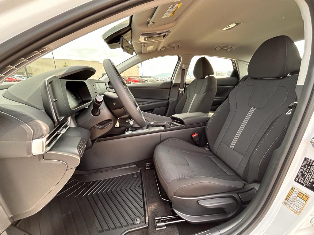 new 2025 Hyundai Elantra car