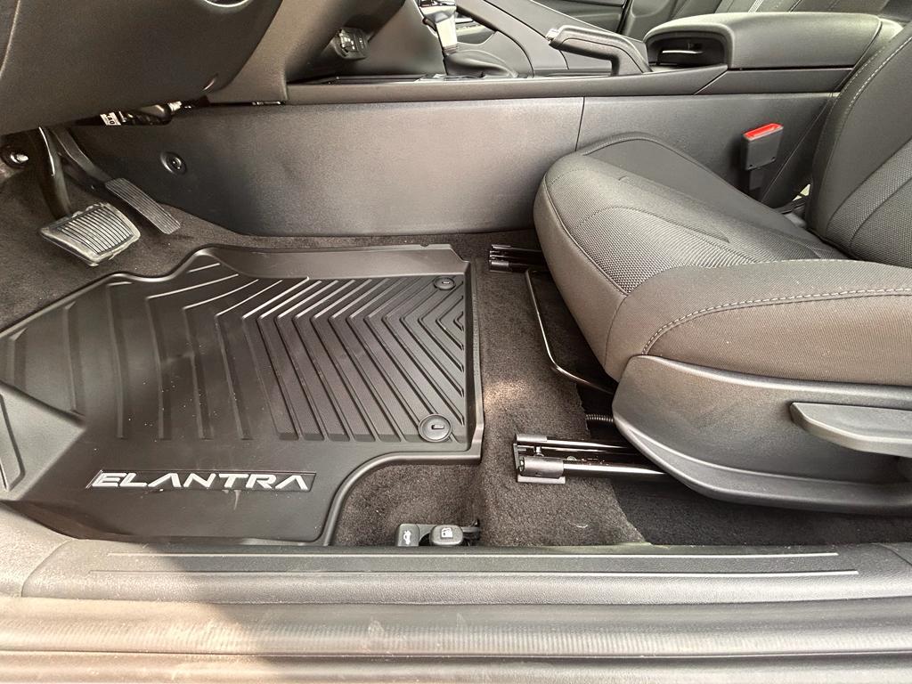 new 2025 Hyundai Elantra car
