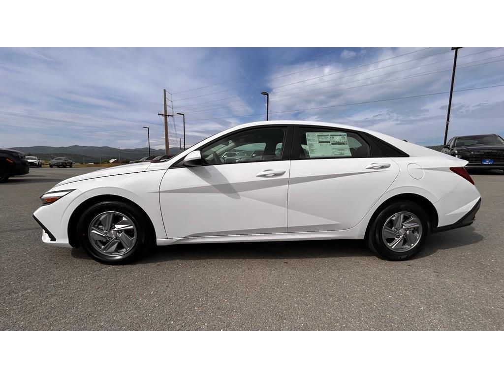 new 2025 Hyundai Elantra car