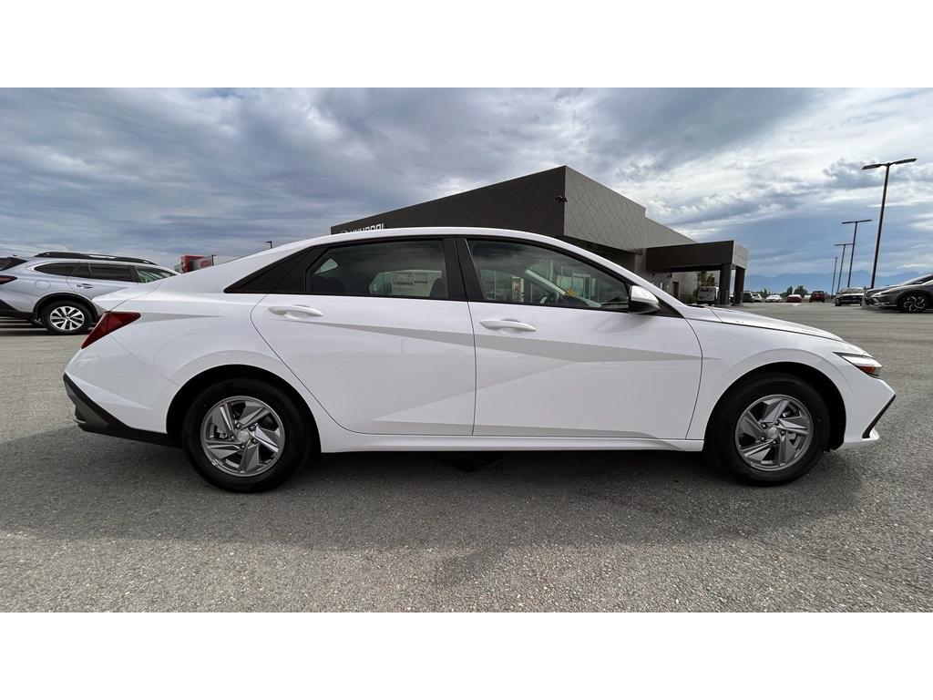 new 2025 Hyundai Elantra car