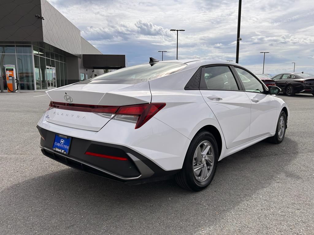 new 2025 Hyundai Elantra car