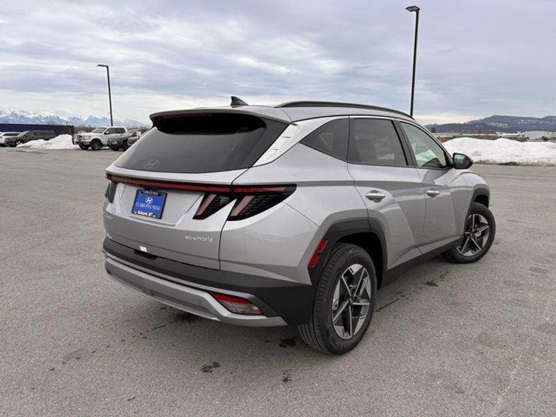 new 2025 Hyundai TUCSON Hybrid car, priced at $37,527