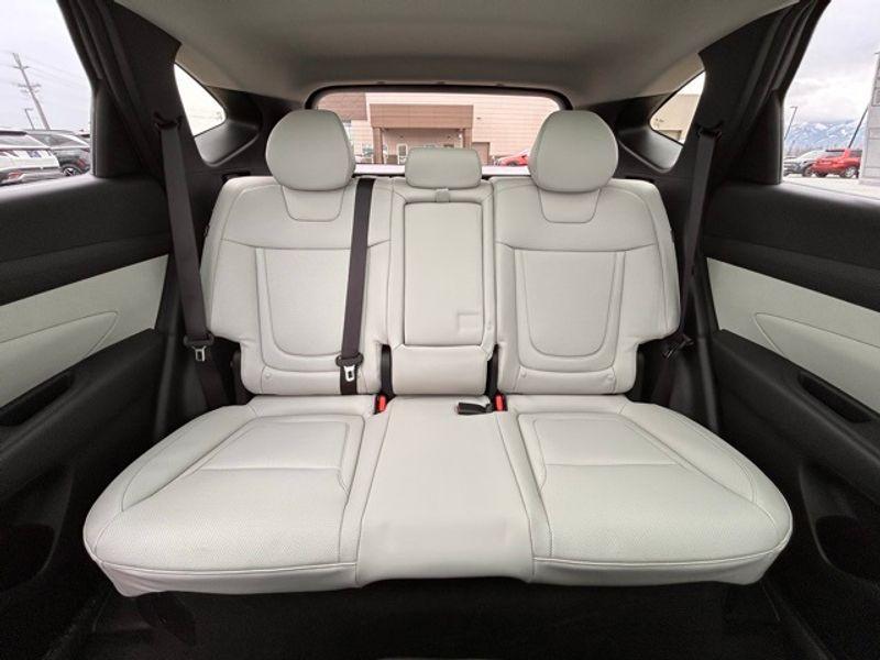 new 2025 Hyundai TUCSON Hybrid car, priced at $37,527