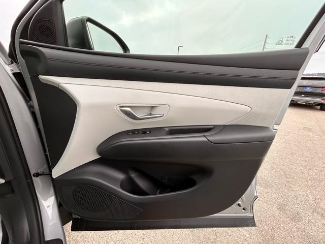 new 2025 Hyundai TUCSON Hybrid car, priced at $37,527