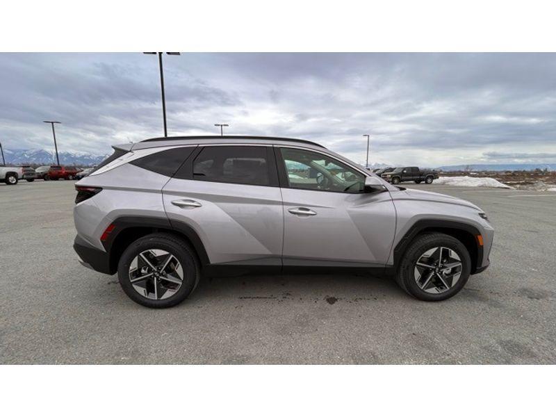 new 2025 Hyundai TUCSON Hybrid car, priced at $37,527