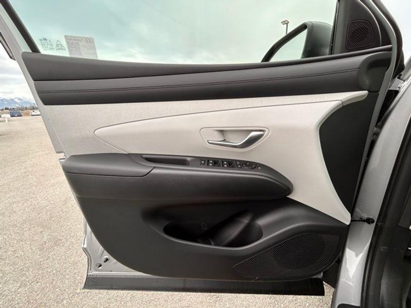 new 2025 Hyundai TUCSON Hybrid car, priced at $37,527