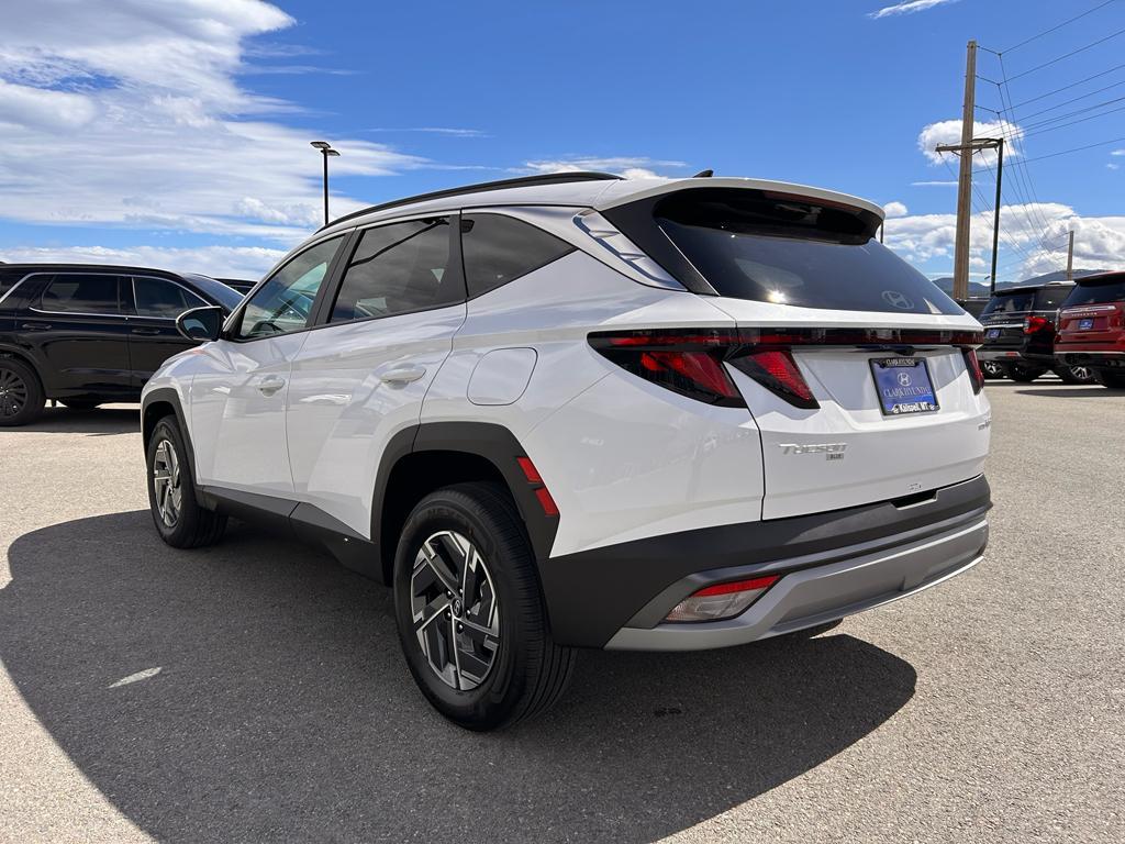 new 2025 Hyundai TUCSON Hybrid car