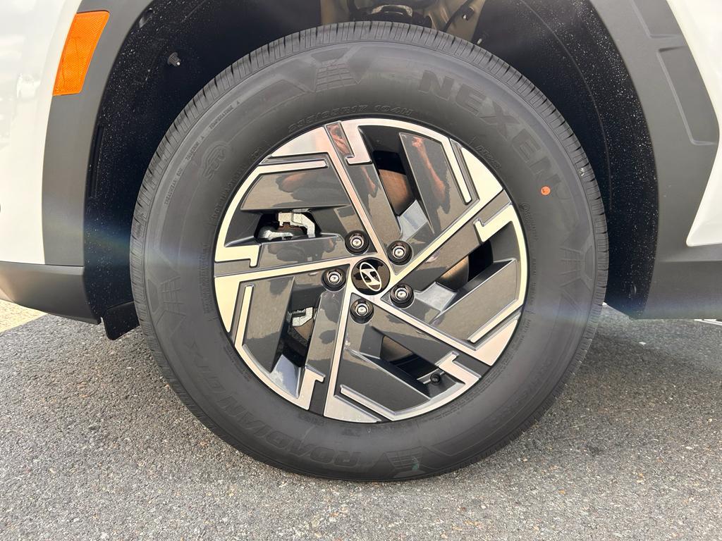new 2025 Hyundai TUCSON Hybrid car