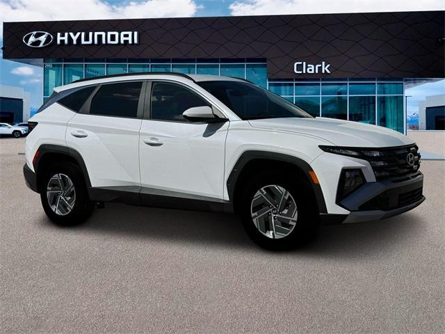 new 2025 Hyundai TUCSON Hybrid car