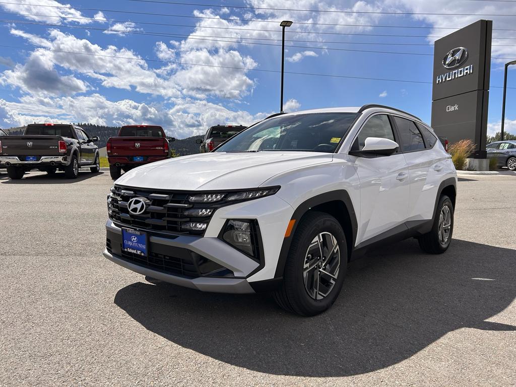 new 2025 Hyundai TUCSON Hybrid car