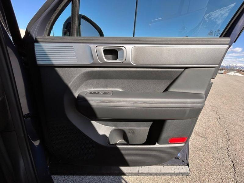 new 2025 Hyundai Santa Fe car, priced at $39,356