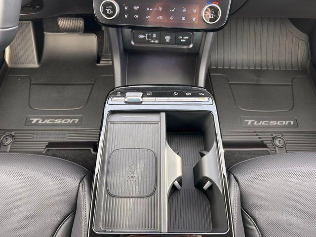 new 2026 Hyundai TUCSON Hybrid car, priced at $40,075