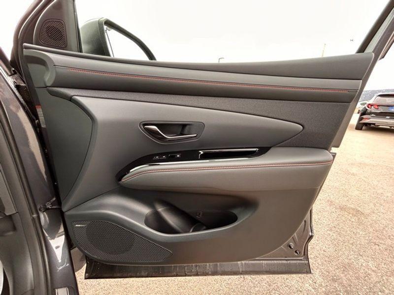 new 2025 Hyundai TUCSON Hybrid car, priced at $39,226