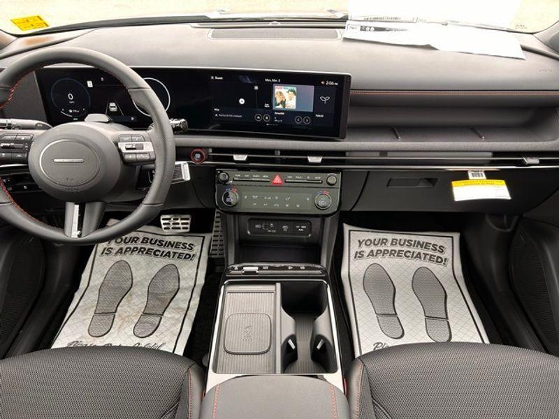 new 2025 Hyundai TUCSON Hybrid car, priced at $39,226