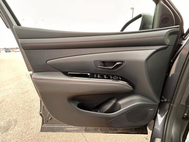new 2025 Hyundai TUCSON Hybrid car, priced at $39,226