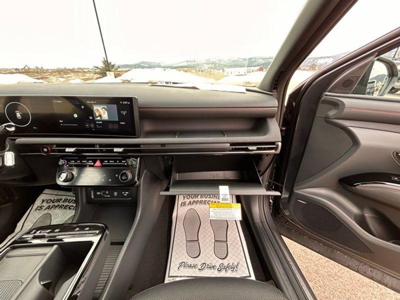new 2025 Hyundai TUCSON Hybrid car, priced at $39,226
