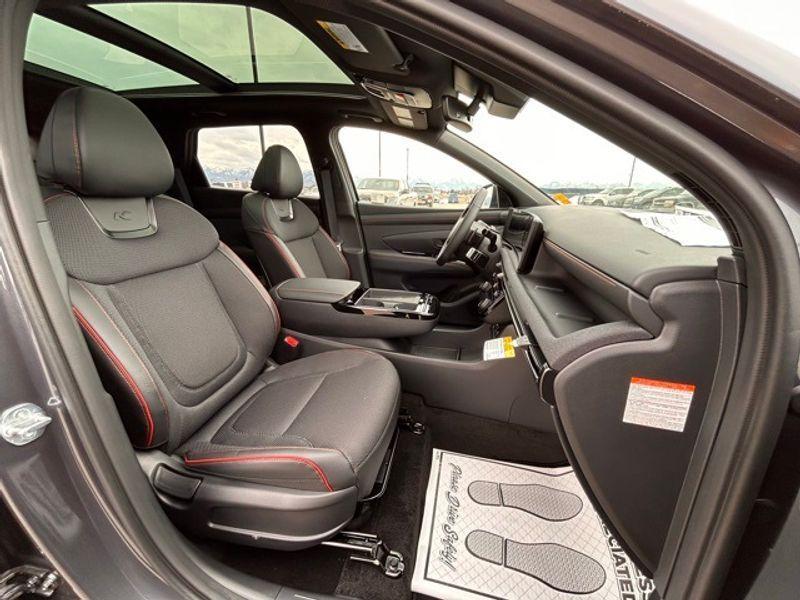 new 2025 Hyundai TUCSON Hybrid car, priced at $39,226