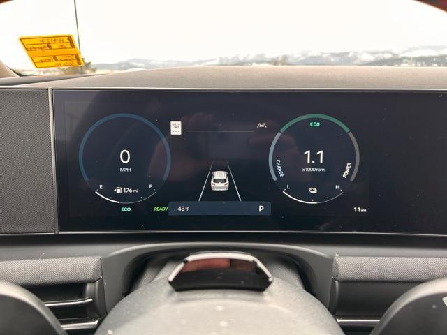 new 2025 Hyundai TUCSON Hybrid car, priced at $39,226