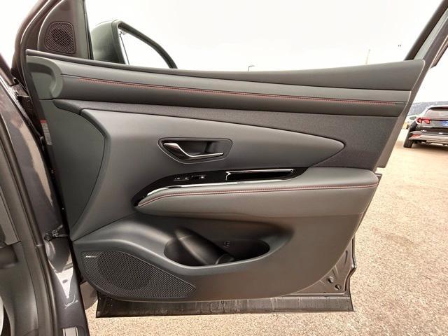 new 2025 Hyundai TUCSON Hybrid car, priced at $39,226