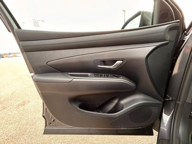 new 2025 Hyundai TUCSON Hybrid car, priced at $37,466