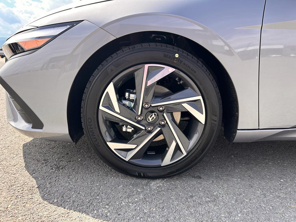 new 2025 Hyundai Elantra car, priced at $24,283
