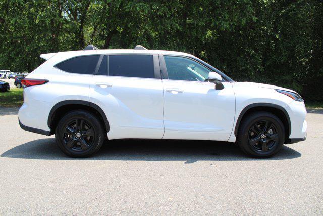 used 2023 Toyota Highlander Hybrid car, priced at $36,987