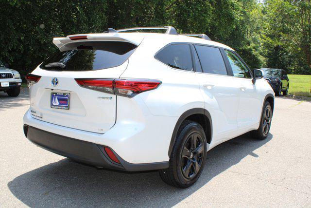 used 2023 Toyota Highlander Hybrid car, priced at $36,987