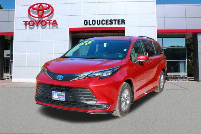 used 2025 Toyota Sienna car, priced at $45,987