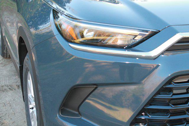 new 2026 Toyota Grand Highlander Hybrid car, priced at $52,153