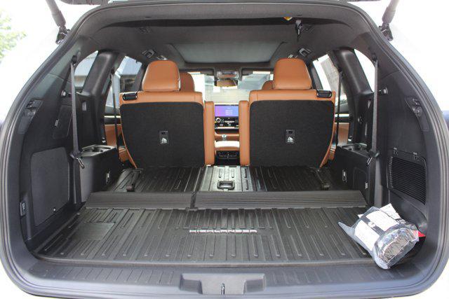 new 2025 Toyota Highlander Hybrid car, priced at $59,622