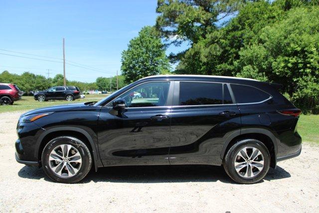 used 2024 Toyota Highlander car, priced at $45,500