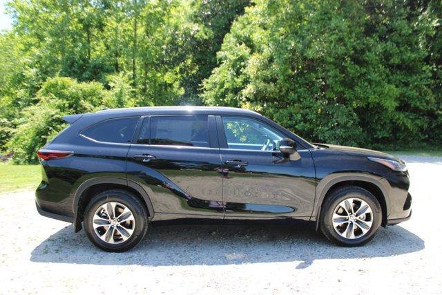 used 2024 Toyota Highlander car, priced at $45,500