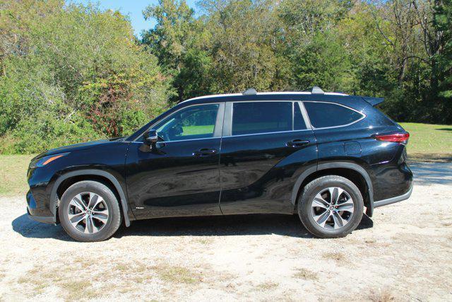 used 2023 Toyota Highlander Hybrid car, priced at $35,750