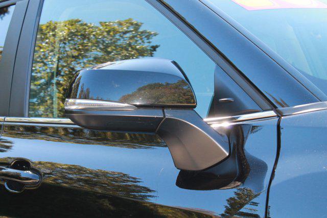 used 2023 Toyota Highlander Hybrid car, priced at $35,750