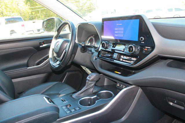 used 2023 Toyota Highlander Hybrid car, priced at $35,750