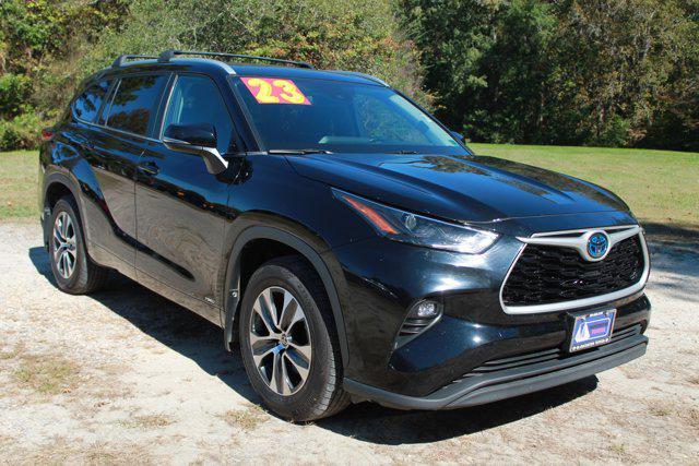 used 2023 Toyota Highlander Hybrid car, priced at $35,750