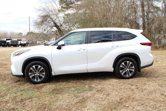 used 2023 Toyota Highlander car, priced at $36,987