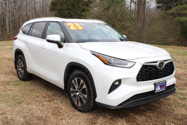 used 2023 Toyota Highlander car, priced at $36,987