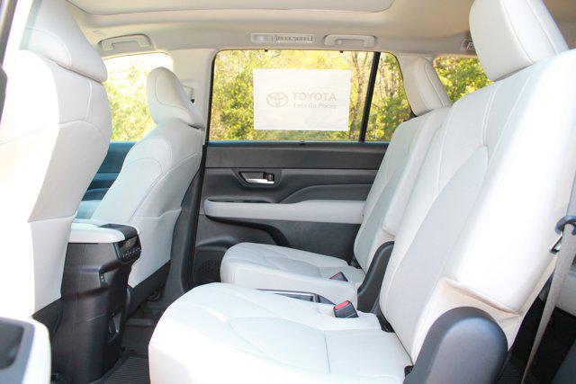 new 2026 Toyota Grand Highlander Hybrid car, priced at $52,153