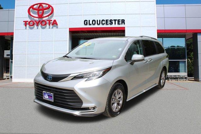 used 2023 Toyota Sienna car, priced at $44,987