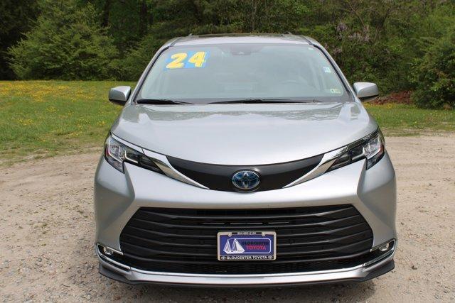 used 2023 Toyota Sienna car, priced at $43,987
