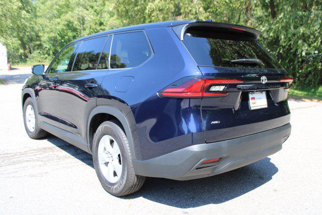 used 2025 Toyota Highlander car, priced at $42,987