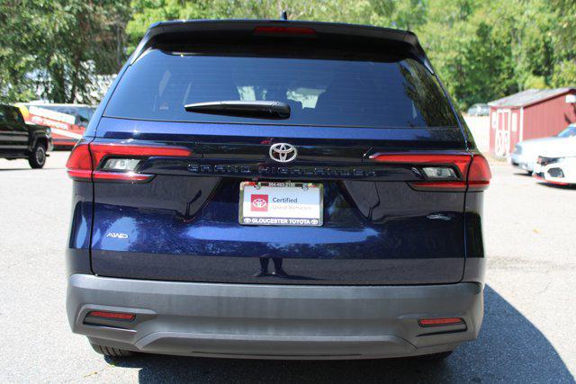used 2025 Toyota Highlander car, priced at $42,987