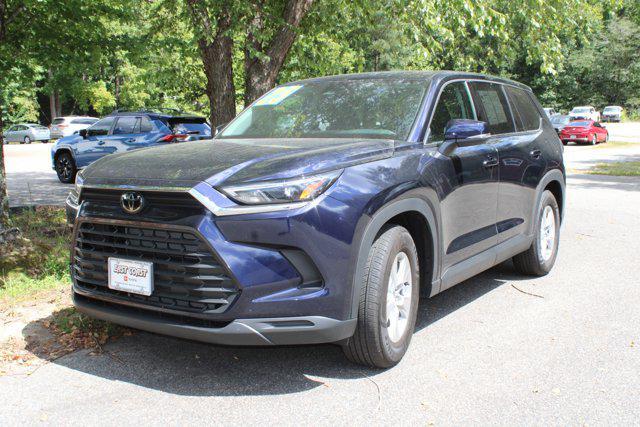 used 2025 Toyota Highlander car, priced at $42,987