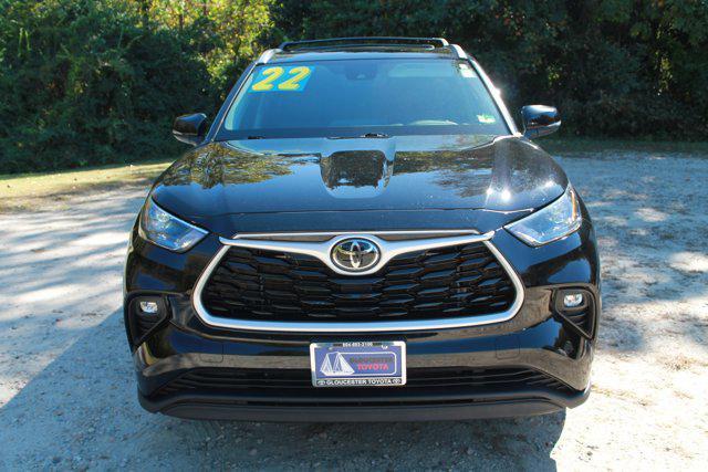 used 2022 Toyota Highlander car, priced at $32,987