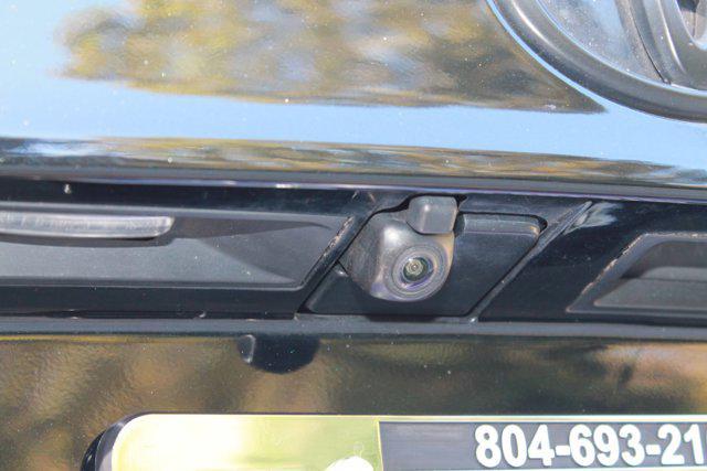 used 2022 Toyota Highlander car, priced at $32,987